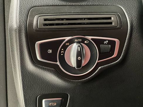 Used 2020 Mercedes-Benz GLC 300 4MATIC w/ AMG Line image 19