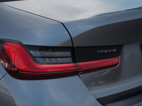 Used 2025 BMW 330i Sedan w/ Premium Package image 36