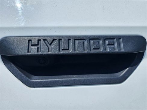 Used 2022 Hyundai Santa Cruz SEL image 9