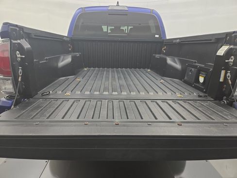 Used 2022 Toyota Tacoma TRD Sport w/ Technology Package RWD image 26