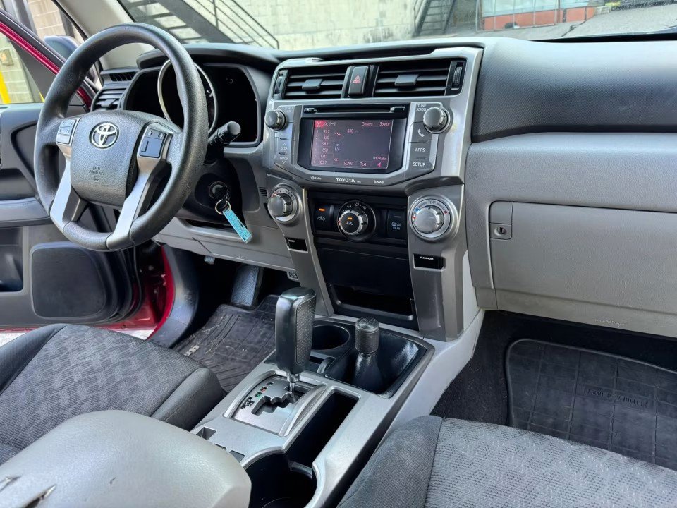 Used 2013 Toyota 4Runner Trail AWD/4WD image 22