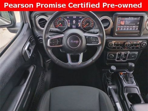 Used 2018 Jeep Wrangler Unlimited Sahara image 15