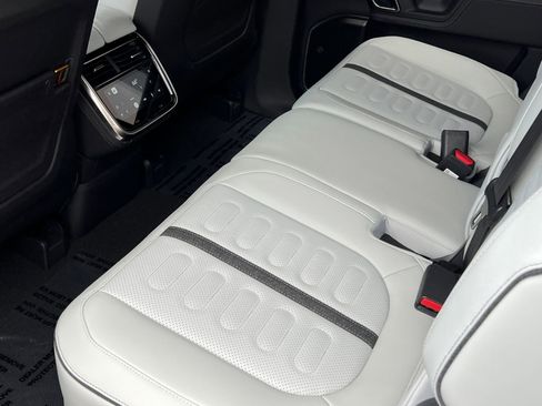 Used 2024 Rivian R1S Adventure AWD/4WD image 28