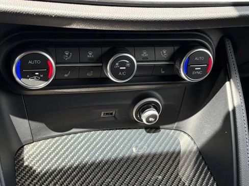 Used 2023 Alfa Romeo Stelvio Estrema AWD/4WD image 28