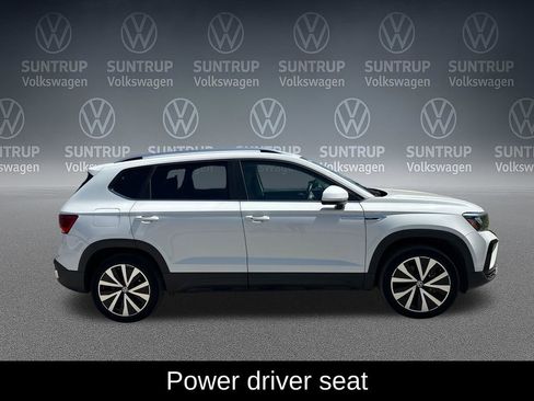 Used 2023 Volkswagen Taos SE FWD image 5