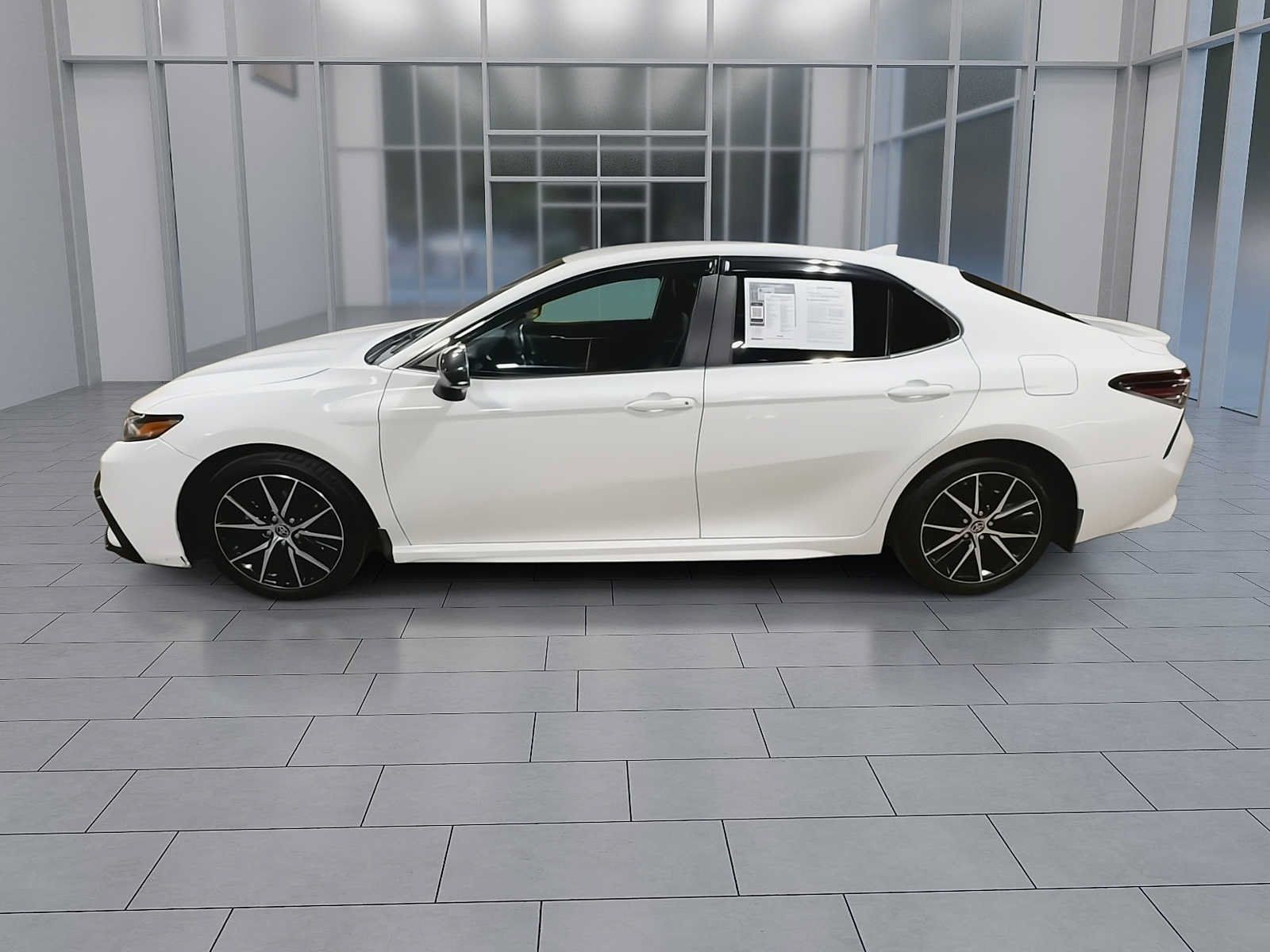 Used 2021 Toyota Camry SE FWD image 5