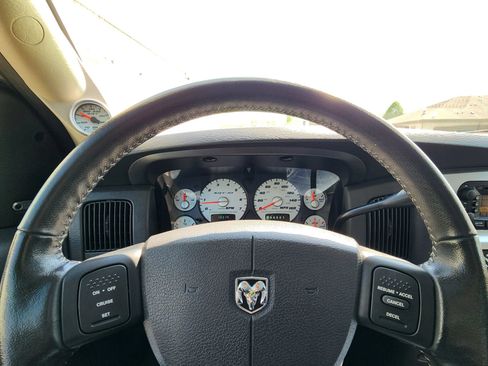 Used 2005 Dodge Ram 1500 Truck 2WD Quad Cab image 25