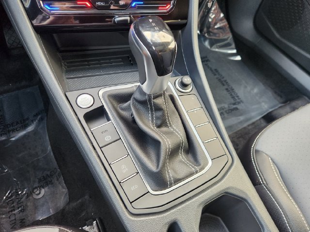 Used 2026 Volkswagen Jetta SE FWD image 22