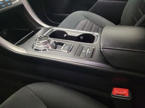 Used 2020 Ford Fusion SE image 26