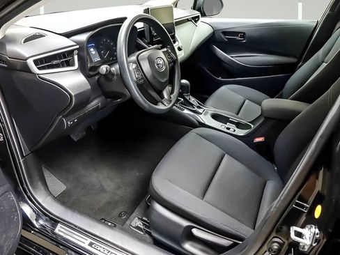 Used 2025 Toyota Corolla LE w/ LE Premium Package FWD image 9