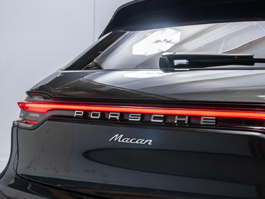 Used 2023 Porsche Macan AWD/4WD image 13
