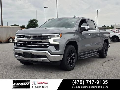 Used 2025 Chevrolet Silverado 1500 LTZ AWD/4WD image 3