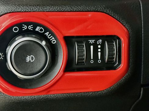 Used 2018 Jeep Wrangler Unlimited Sport S AWD/4WD image 9
