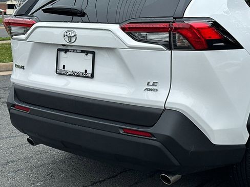 Used 2025 Toyota RAV4 LE AWD/4WD image 5