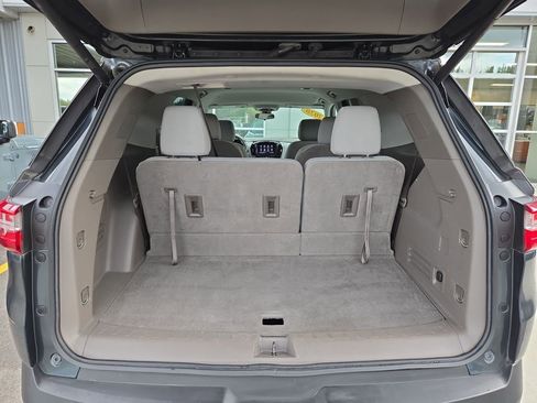Used 2020 Chevrolet Traverse LT w/ Driver Confidence II Package image 29
