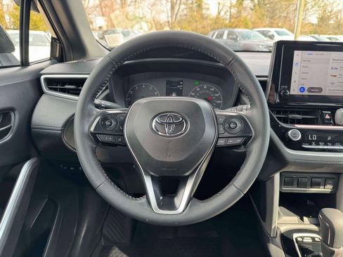 Used 2024 Toyota Corolla Cross AWD Hybrid image 18