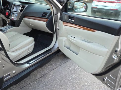 Used 2014 Subaru Outback 2.5i Limited image 43