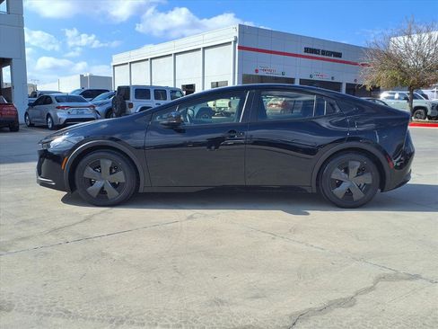 Used 2024 Toyota Prius LE image 6