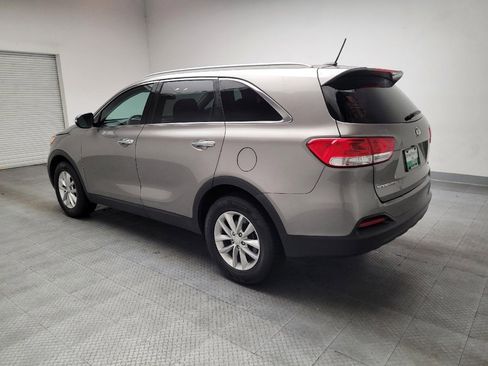 Used 2017 Kia Sorento FWD image 3