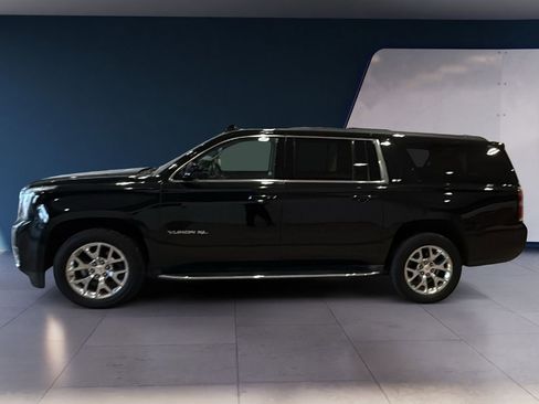 Used 2017 GMC Yukon XL SLT w/ HD Trailering Package AWD/4WD image 4