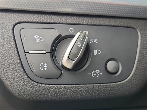 Used 2025 Audi Q5 2.0T Premium Plus w/ Premium Plus Package image 18