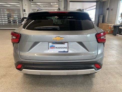 Certified 2024 Chevrolet Trax LT w/ Driver Confidence Package FWD image 6