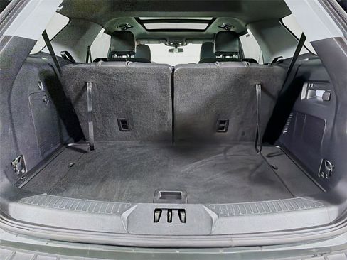 Used 2022 Ford Explorer XLT w/ Equipment Group 202A AWD/4WD image 26