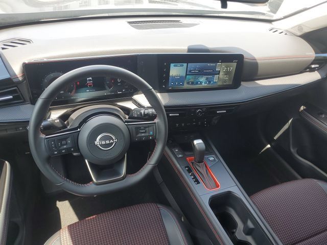 Used 2025 Nissan Kicks SR FWD image 10