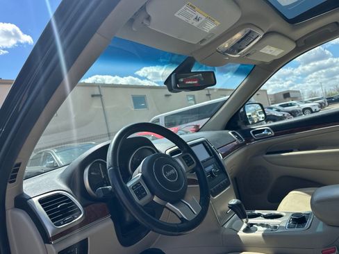 Used 2011 Jeep Grand Cherokee Limited AWD/4WD image 12
