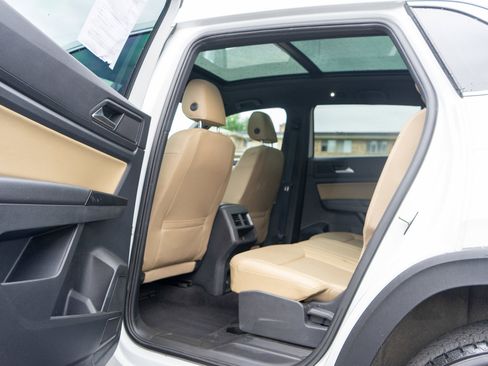 Used 2020 Volkswagen Atlas Cross Sport SEL AWD/4WD image 29