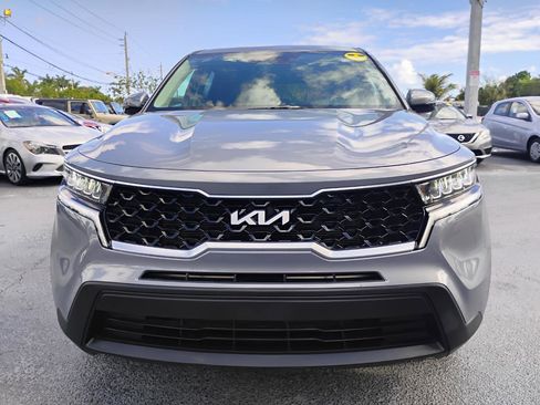 Used 2023 Kia Sorento LX image 40