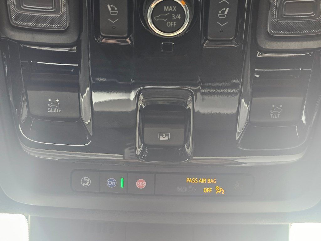 Used 2025 Cadillac Escalade V AWD/4WD image 46