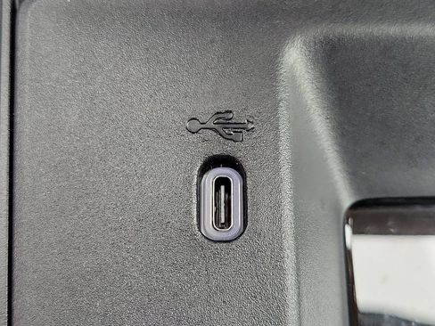 Used 2026 Toyota Corolla Cross L FWD image 28
