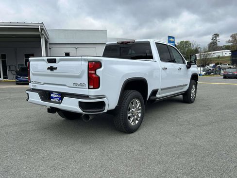 New 2026 Chevrolet Silverado 2500 High Country w/ High Country Premium Package AWD/4WD image 3