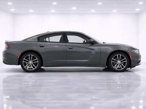 Used 2019 Dodge Charger SXT image 6