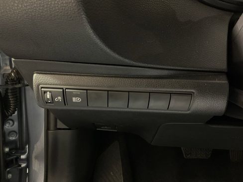 Used 2025 Toyota Corolla LE image 27