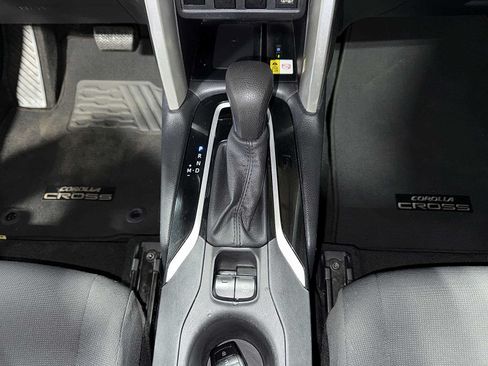 Used 2022 Toyota Corolla Cross LE w/ Moonroof Package AWD/4WD image 30