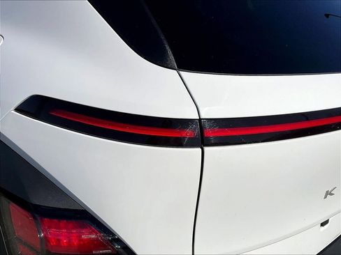 Used 2024 Hyundai Kona SEL AWD/4WD image 29