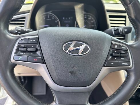 Used 2018 Hyundai Elantra Value Edition FWD image 18