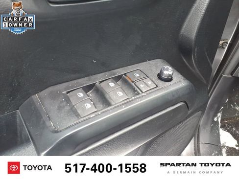 Used 2017 Toyota Tacoma SR image 14