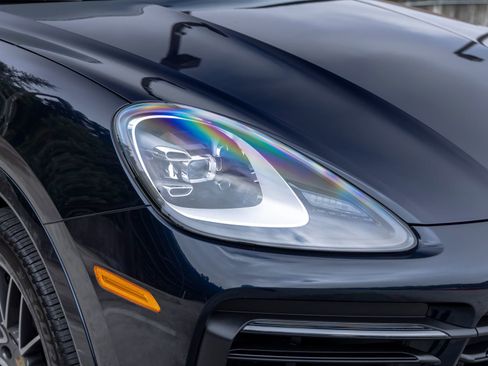 Certified 2022 Porsche Cayenne AWD/4WD image 14
