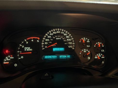 Used 2005 Chevrolet Silverado 3500 LT w/ Heavy-Duty Power Package image 4