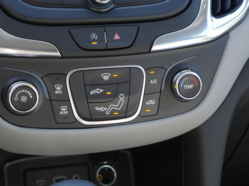 Used 2024 Chevrolet Equinox LS w/ LS Convenience Package AWD/4WD image 19