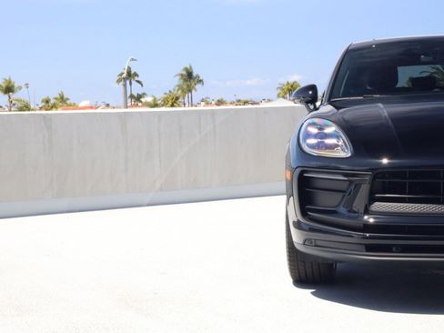 New 2026 Porsche Macan AWD/4WD image 12