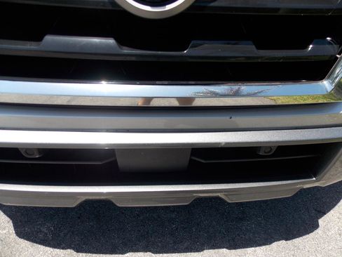 Used 2021 Nissan Armada SL w/ Captain's Chairs Package AWD/4WD image 26