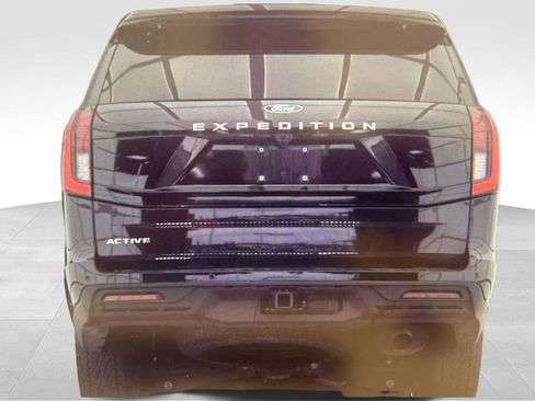Used 2025 Ford Expedition Active image 5