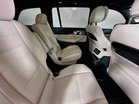 Certified 2025 Mercedes-Benz GLS 580 4MATIC image 31