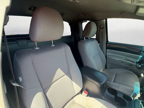 Used 2015 Toyota Tacoma 2WD Access Cab image 24