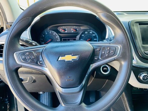 Used 2020 Chevrolet Equinox LS image 19