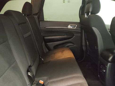 Used 2016 Jeep Grand Cherokee Laredo w/ Quick Order Package 23E image 19